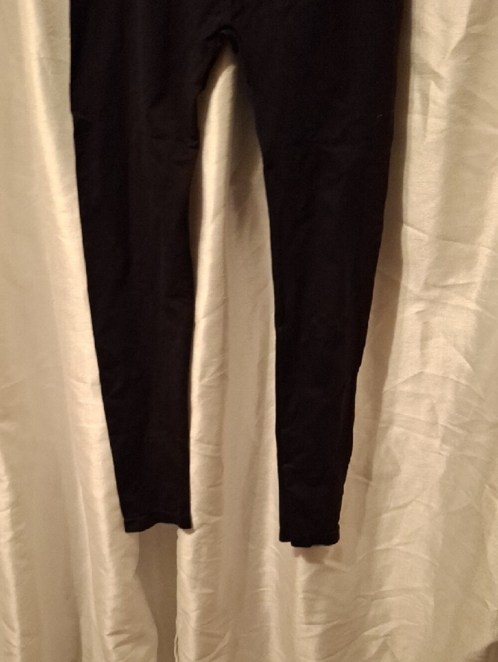 Isabel Maternity by Ingrid & Isabel Black High-Waist Maternity Leggings - Picture 4 of 8